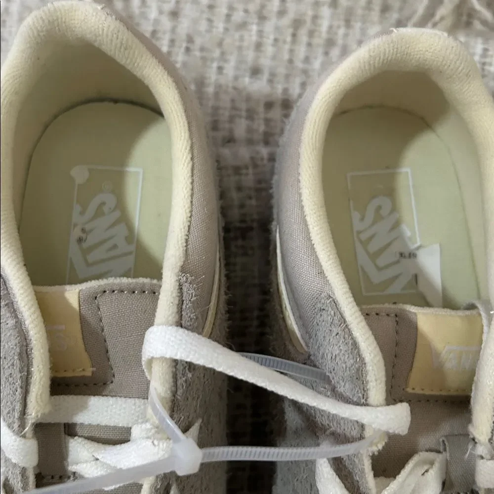 Vans Seldan Hairy Sneakers - Light Grey, Size 10, NWOT